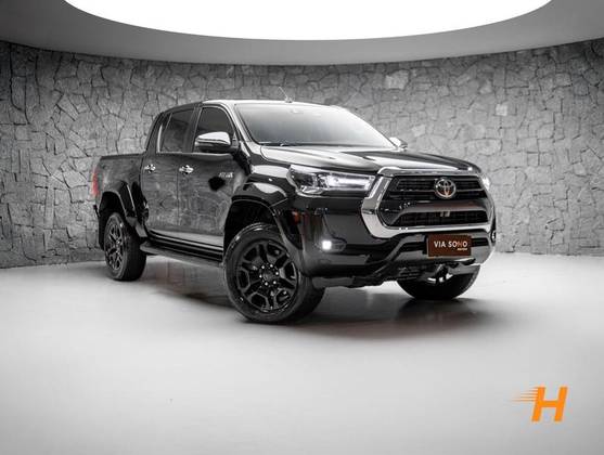 TOYOTA HILUX 2.8 D-4D TURBO DIESEL CD SRX PLUS 4X4 AUTOMÁTICO